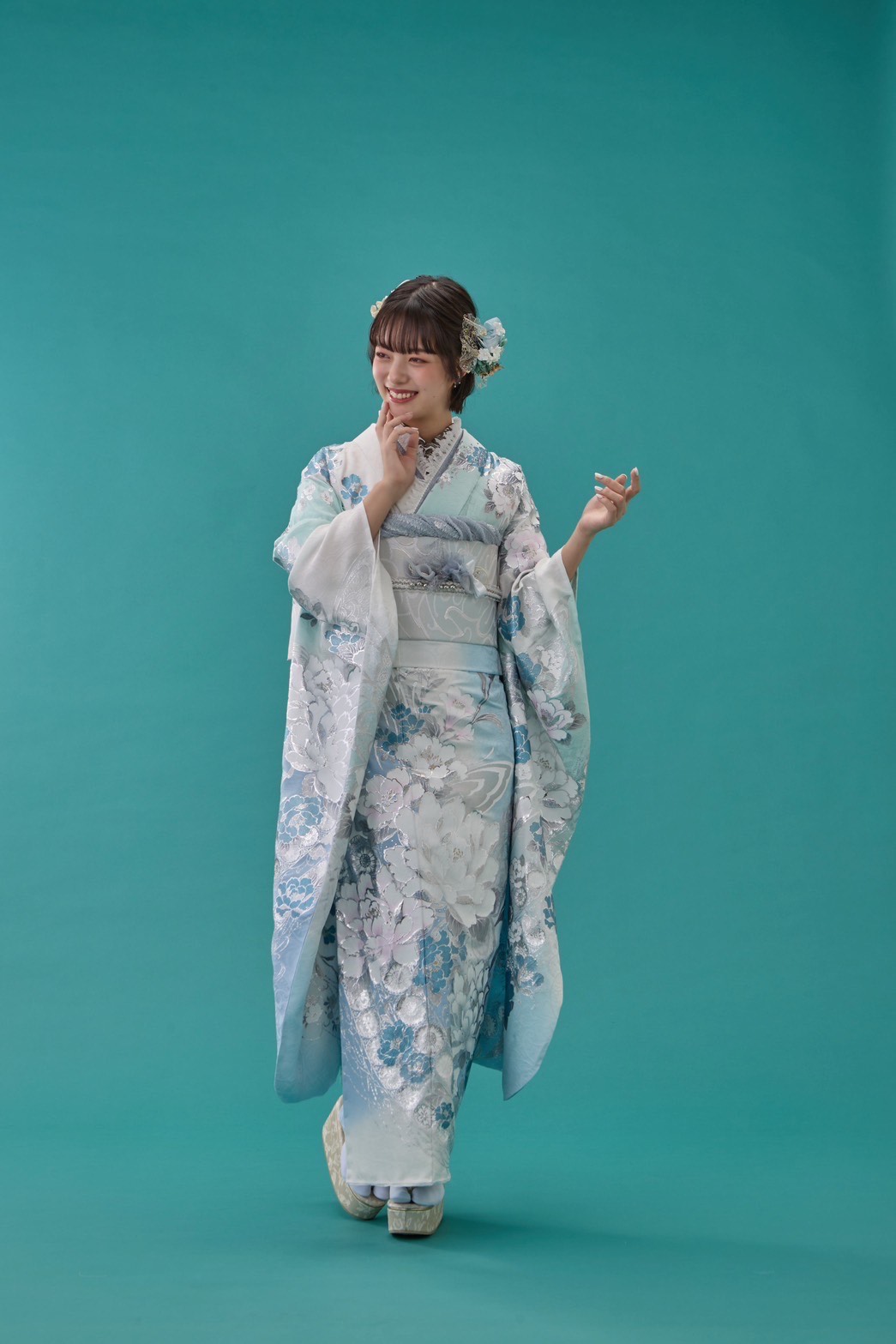 振袖　花柄　銀彩　金彩　関芳　十日町友禅